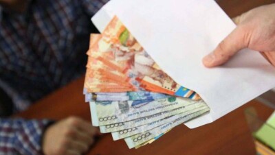 Аким Костанайской области призвал работодателей выплатить сотрудникам 13-ю зарплату