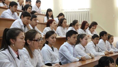 Оценка знаний студентов медвузов: пороговый уровень преодолела только одна академия