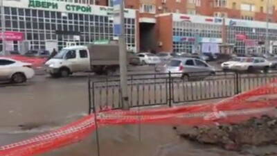 Из-за аварии на водопроводе затопило несколько улиц в Астане