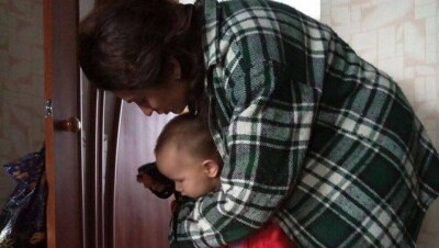 Выжившего в ДТП в Акмолинской области малыша забрал папа
