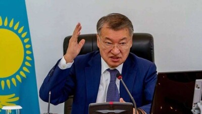 В ВКО директор школы потеряла должность после того, как аким области уличил её в обмане