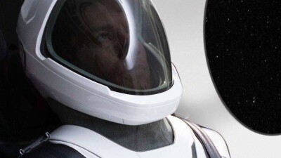 Илон Маск представил футуристический костюм космонавта