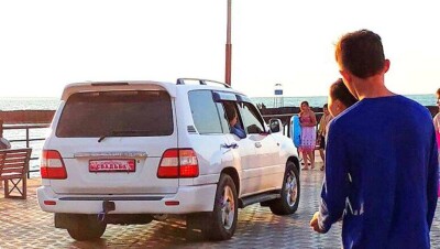 Выезд на набережную Алаколя обойдётся свадебному кортежу в 160 тысяч тенге