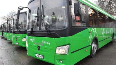 Байбек: 1400 автобусов мало для двухмиллионного города