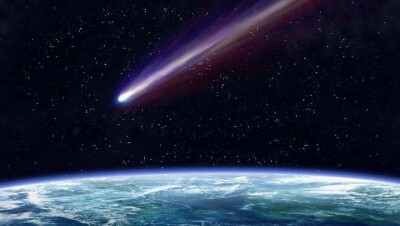 Телескоп Hubble запечатлел на фото распавшуюся комету, которая приближалась к Земле