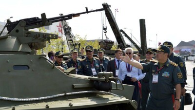 Министр обороны и министр оборонной промышленности РК на ІІІ международном форуме "Армия-2017"