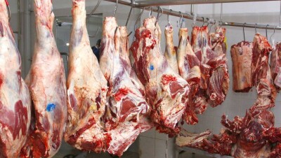 Казахстан временно запретил ввозить мясо из России
