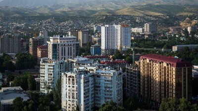 В Душанбе кровли домов разрешили делать только зелёного и бордового цветов