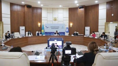 Круглый стол на тему "Болашаққа бағдар: рухани жаңғырудың – үш жылдық белесі" прошёл в Нур-Султане