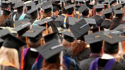МОН начало отзыв лицензий у вузов, выпускники которых не смогли устроиться на работу