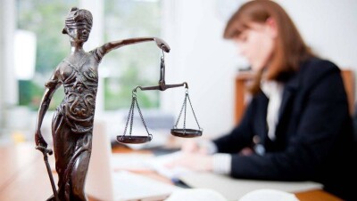 Международные эксперты рекомендуют Минюсту повременить с законом об адвокатах