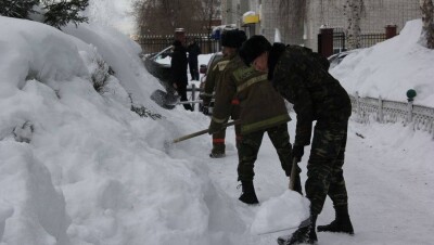 Пожарные Усть-Каменогорска поменяли гидранты на лопаты и ломы