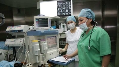 Казахстанские хирурги осваивают операции, позволяющие избежать ампутации ног при диабете