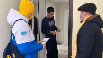 "Есіктен – есікке" акциясы аясында тұрғындармен кездесу