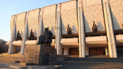 Театру драмы имени Мухтара Ауэзова присвоили статус национального