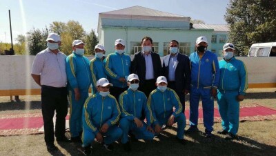 В хоккей играют настоящие оркенцы