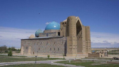 В Туркестане объявили международный конкурс на разработку эскизов новых зданий