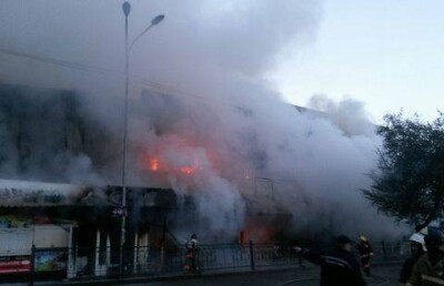 Горит оптовый рынок в Алматы