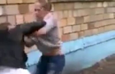 Видео драки двух школьниц из Темиртау появилось в Сети