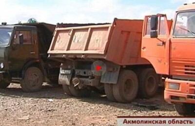 В Акмолинской области дорожные строители перекрыли трассу из-за зарплаты