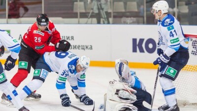 "Барыс" забросил четыре шайбы в ворота "Металлурга"