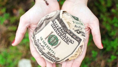 Кәсіпкер қайырымдылық істерін неге жасырады?