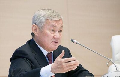 Аким Актюбинской области возмущён зарплатами футболистов