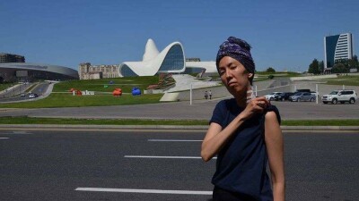 Художница из Алматы продаёт свои картины, чтобы оплатить лечение от рака