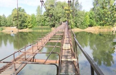 Ежедневно жители Уральска рискуют жизнью, пользуясь аварийным мостом