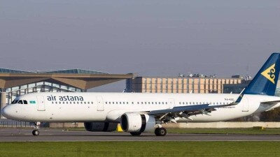 В Актобе самолёт компании Air Astana повредили телескопическим трапом
