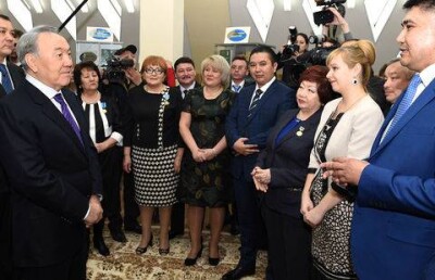 Одежду будем покупать по Интернету - Назарбаев