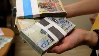 Двоих сотрудников филиала Нацбанка задержали в Уральске