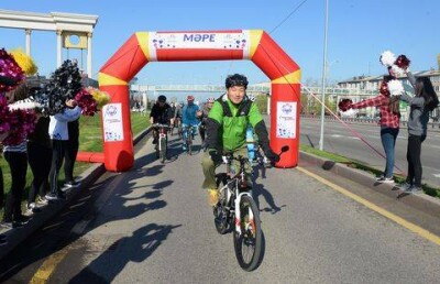 Бауыржан Байбек пересел на велосипед