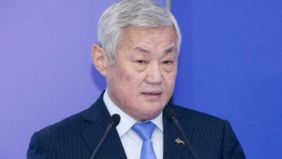  Выяснилось, кого именно отчитал Сапарбаев за смартфоны