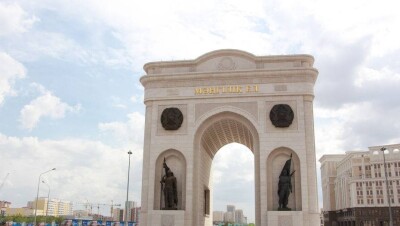 В Астане на Триумфальной арке открылась смотровая площадка