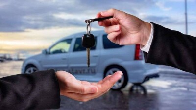 Акимат района Атырауской области с населением в 30 тысяч человек покупает автомобили на 115 млн тенге 