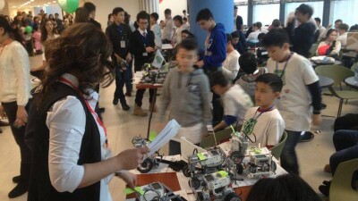 Исекешев пообещал хорошие призы в детских соревнованиях по робототехнике