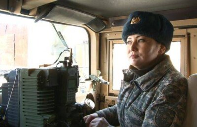 Казахстанские миротворцы осваивают новую американскую технику