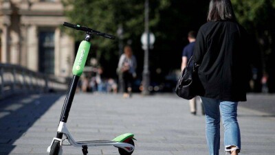 В Париже ввели штрафы для владельцев электросамокатов за нарушения ПДД