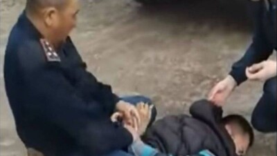 Участкового, избившего мужчину, уволили с работы в ЗКО