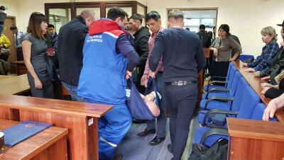 В ВКО обвиняемый в хищении упал в обморок во время оглашения приговора