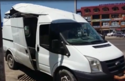 "Воздушная бомба" разорвала фургон в Алматы