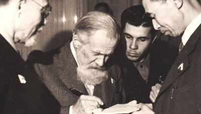 Новая ономастика: с академиком Обручевым в Алматы поступили по-свински