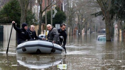 Жителей Парижа начали эвакуировать из-за выхода Сены из берегов