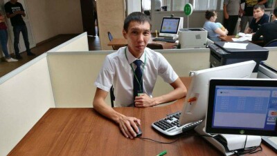 Работник ЦОНа из Костаная вытащил двоих детей из горящего дома