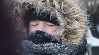 В Астане из-за сильного ветра отменили занятия в начальных классах