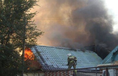 Две семьи остались без дома из-за пожара в Уральске