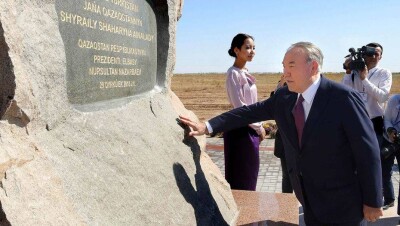Назарбаеву показали проект развития административного центра Туркестана
