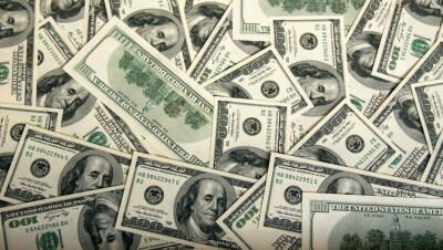 Почти на три тенге подорожал доллар на бирже 