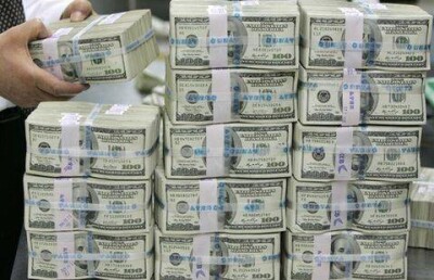 Сколько у Казахстана долларов, сообщил Данияр Акишев